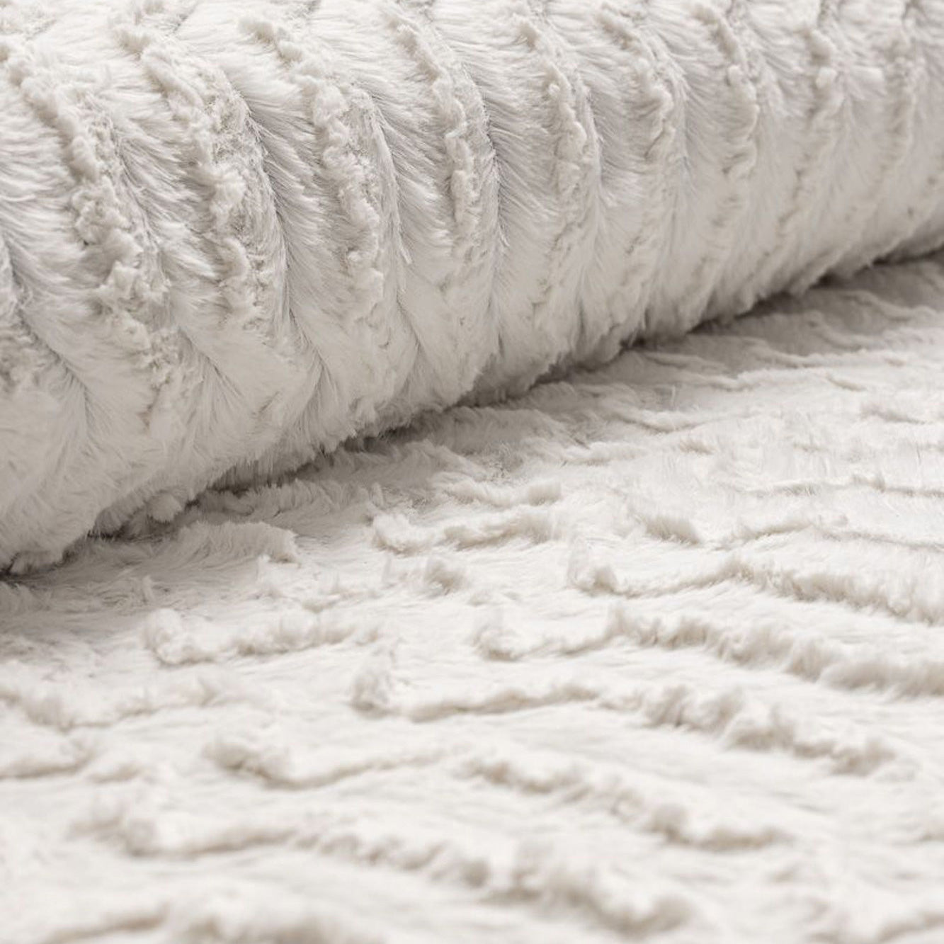 Faux Fur Innis Ivory Rug