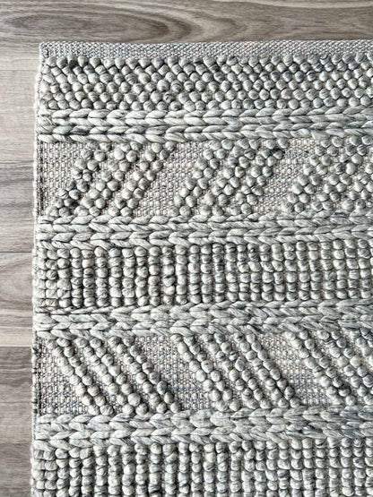 Artisan -2 Spotted Grey Rug