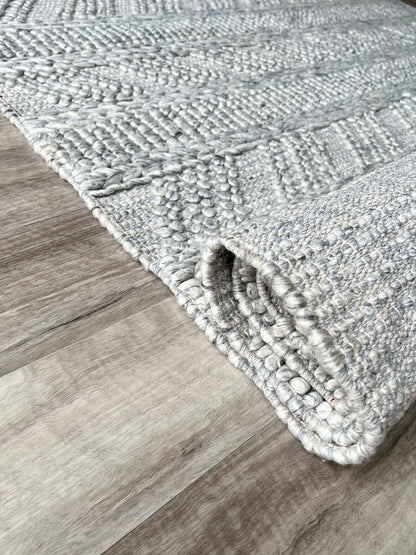 Artisan -2 Spotted Grey Rug