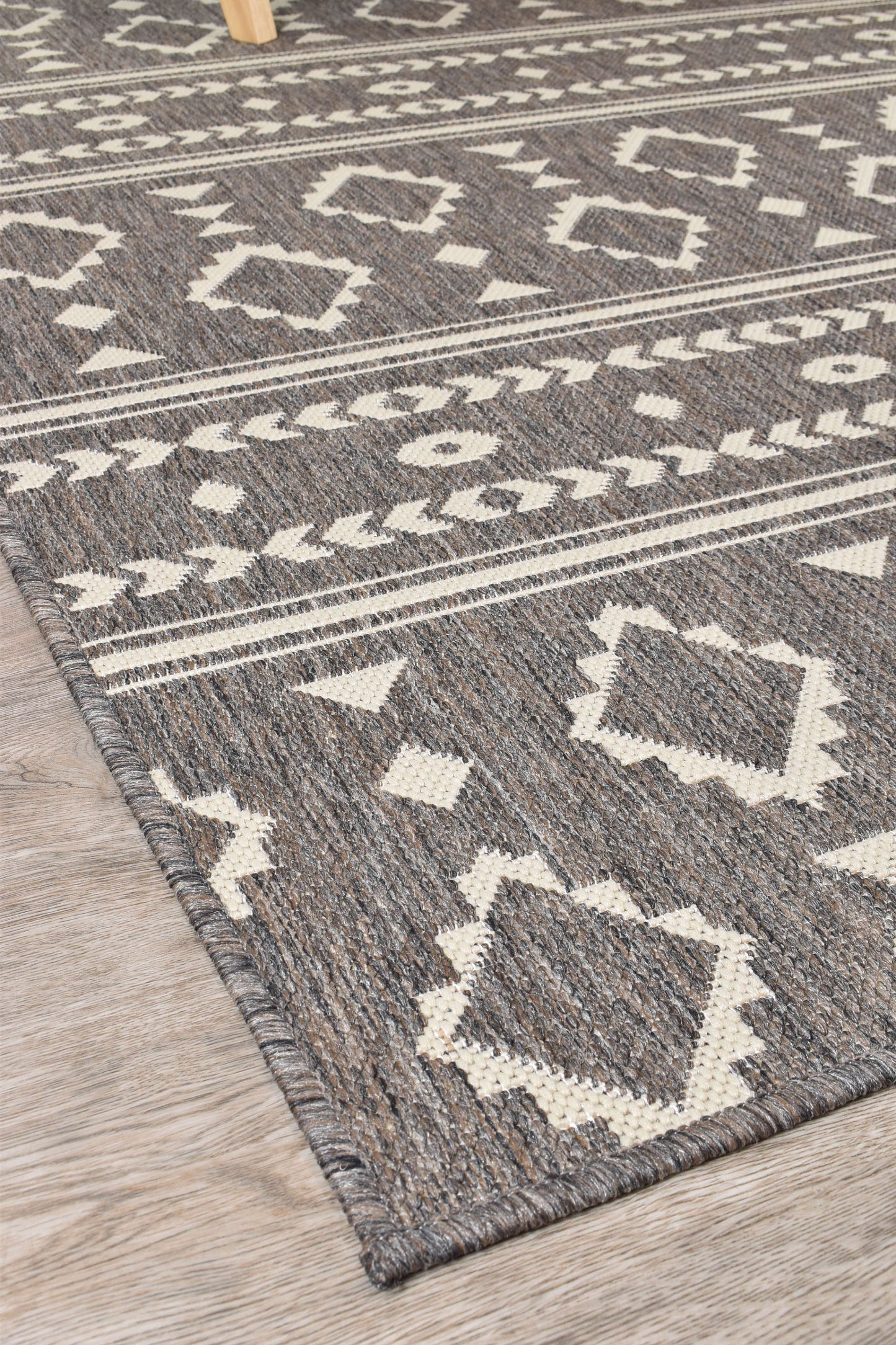 Alaska Brown Rug 3333-W71E