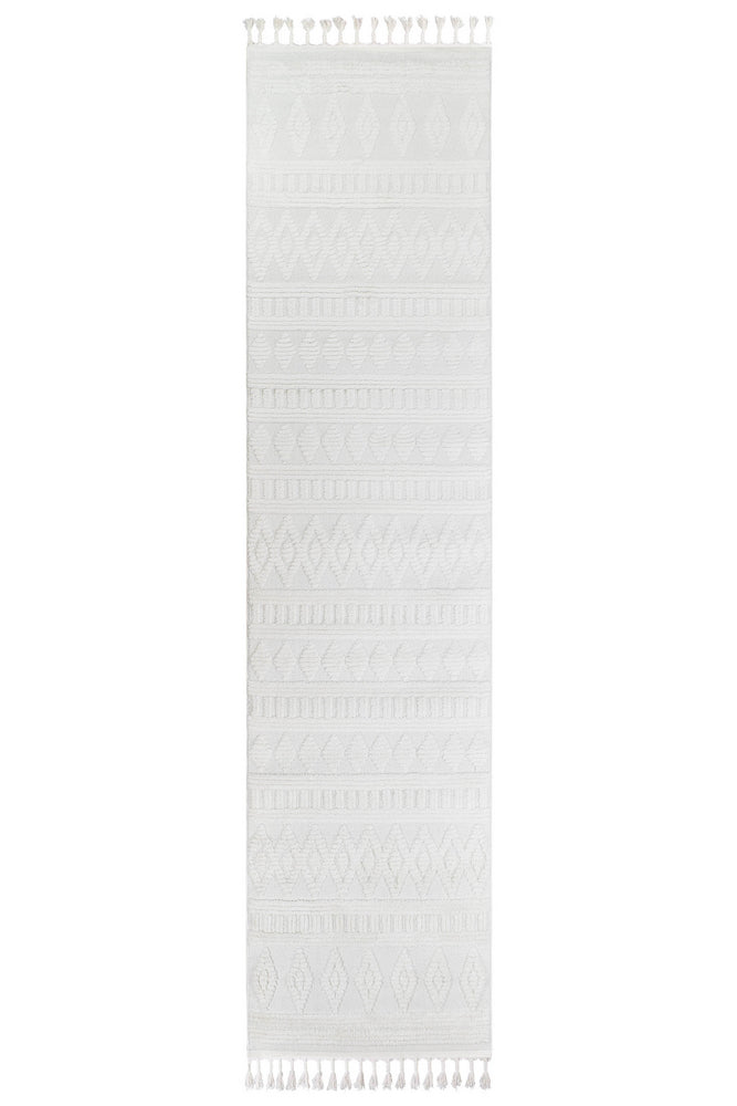 August A1211A Cream Runner